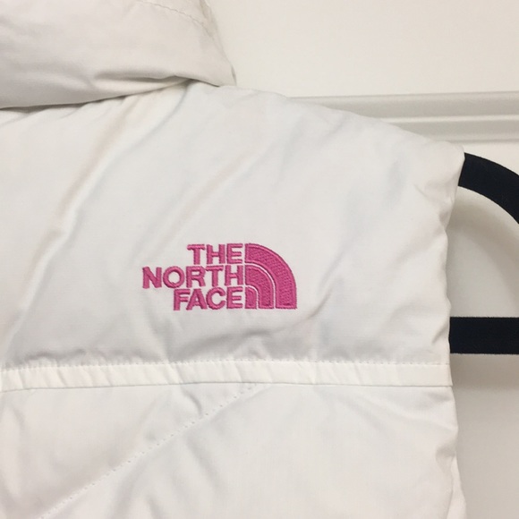The North Face 550 White & Pink Puffer Vest - Picture 6 of 10